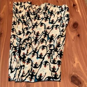 Lularoe one size penguin leggings